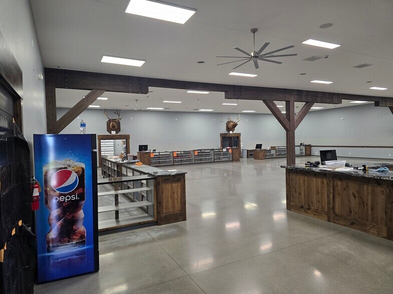 More Photos Of 870 N 2nd E, Rexburg General Retail For Lease