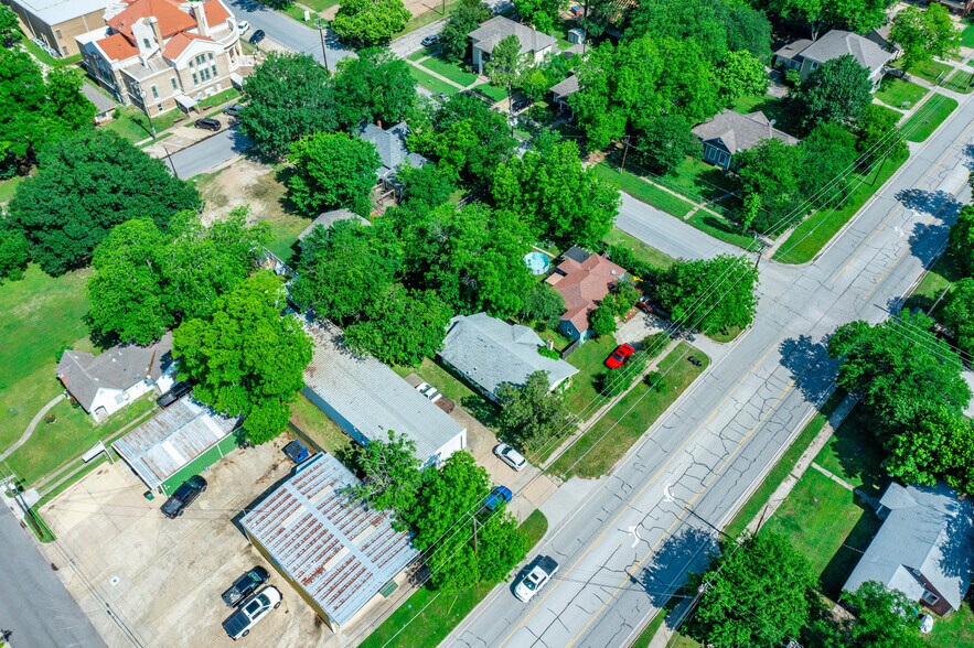 More Photos Of 405 N Virginia St, Terrell Storefront Retail Office For Sale