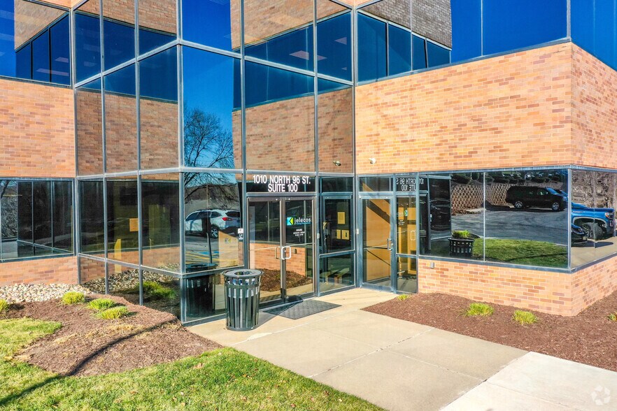 More Photos Of 1010 N 96th St, Omaha Office For Sale