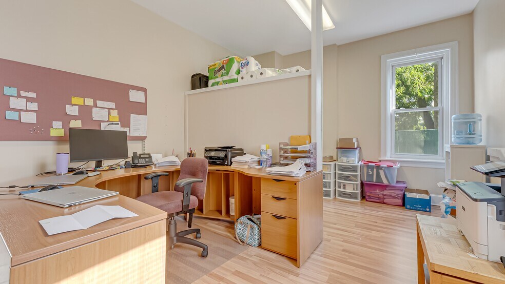 More Photos Of 207 W Broad St, Bethlehem Office For Sale