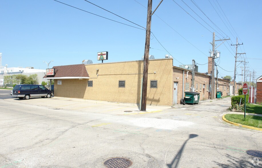 More Photos Of 2100-2160 W North Ave, Melrose Park Unknown For Lease