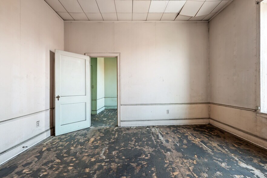 More Photos Of 101-105 S Scales St, Reidsville Storefront Retail Office For Sale