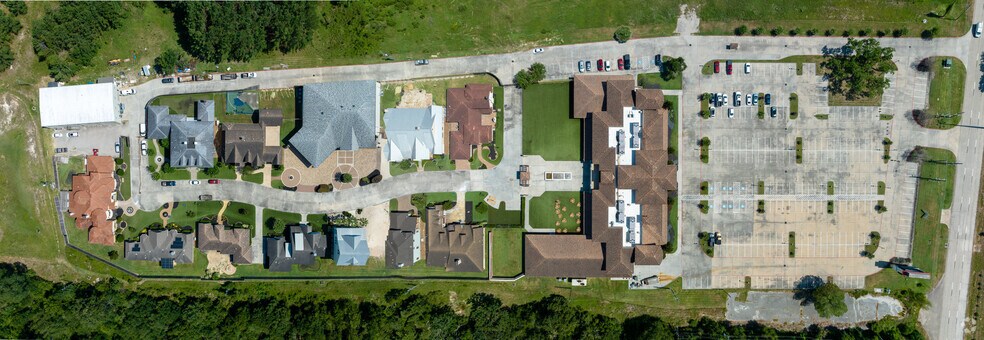 More Photos Of 18750 Interstate 45, Spring Unknown For Lease