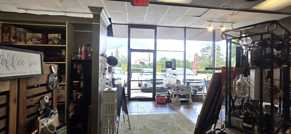 More Photos Of 6020 Davison Rd, Burton Freestanding For Lease