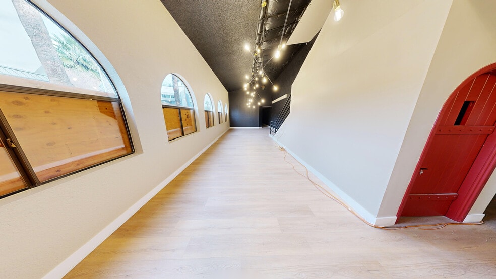 More Photos Of 401 S 6th St, Las Vegas Restaurant For Sale