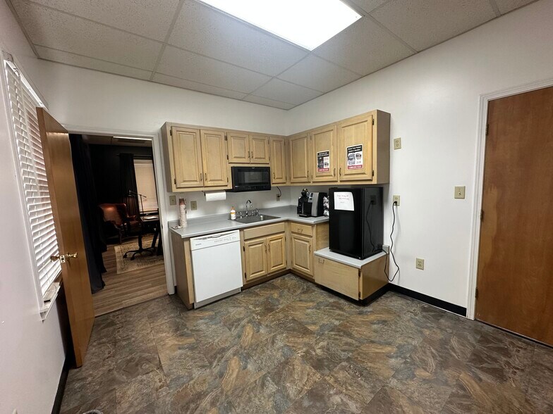 More Photos Of 22 Garlington Rd, Greenville Office For Lease