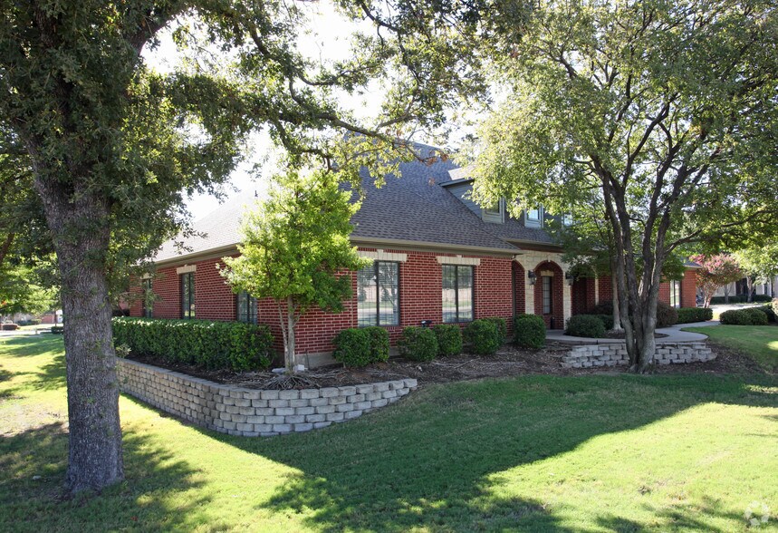 More Photos Of 702 S Denton Tap Rd, Coppell Medical For Lease