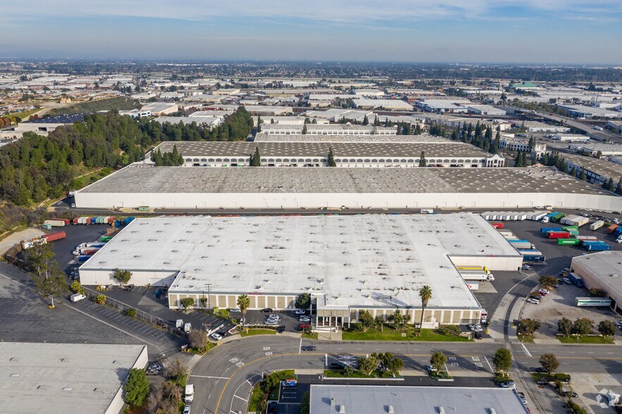 More Photos Of 19914 Via Baron, Rancho Dominguez Distribution For Lease