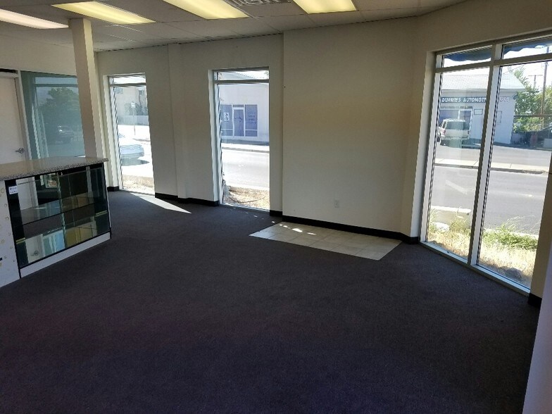 More Photos Of 303 Kansas Ave, Henderson Service For Lease