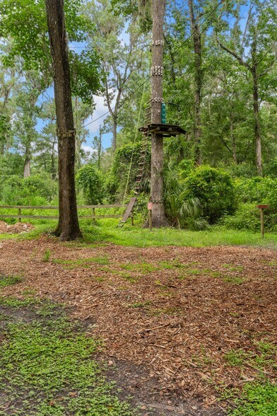 More Photos Of 6440 Cedar Ln, Brooksville Sports And Entertainment For Sale