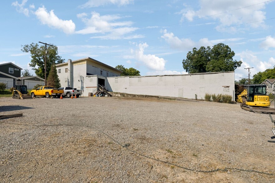 More Photos Of 1715 Pecan St, Nashville Warehouse For Sale