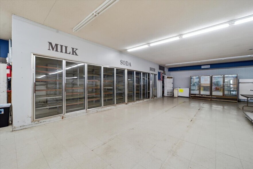 More Photos Of 407 Main St, Union Freestanding For Sale