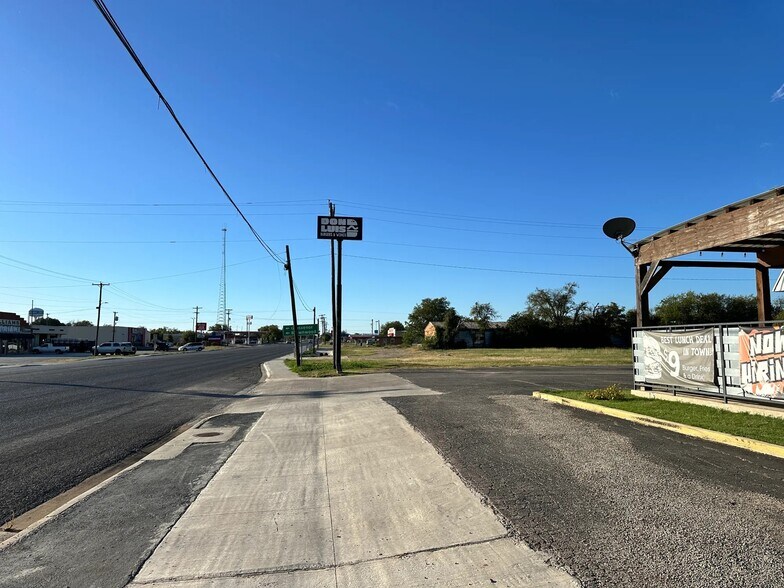 More Photos Of 2000 S Commercial Ave, Coleman Restaurant For Sale