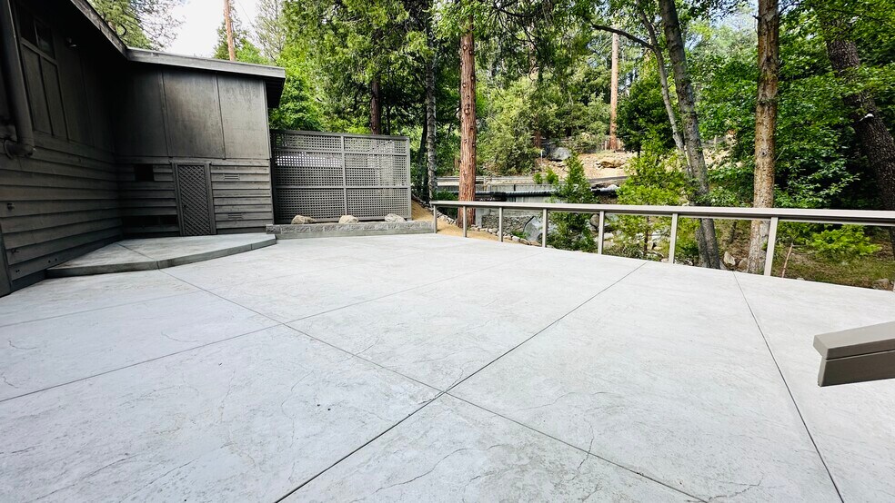 More Photos Of 54905 N Circle Dr, Idyllwild-Pine Cove Restaurant For Sale