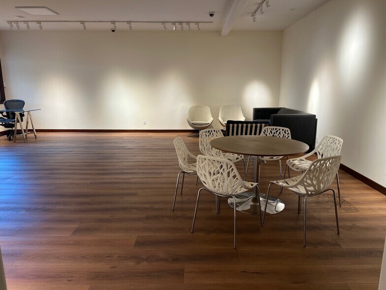 More Photos Of 1540 S Coast Hwy, Laguna Beach Office For Lease