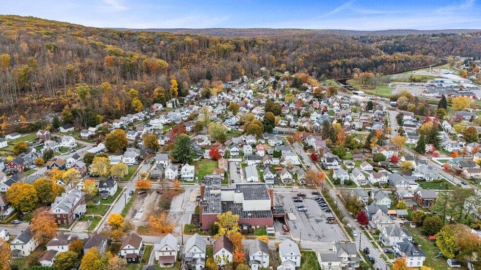 More Photos Of 94 Hospital St, Ridgway Specialty For Sale