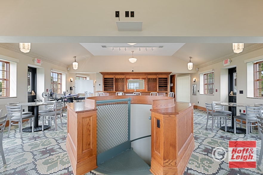 More Photos Of 1800 Triplett Blvd, Akron Restaurant For Sale
