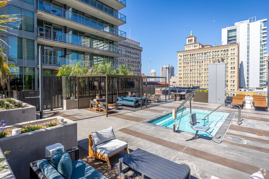 More Photos Of 702 Broadway, San Diego Apartments For Lease