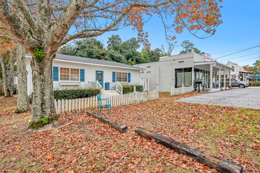 More Photos Of 462 N Section St, Fairhope General Retail For Sale