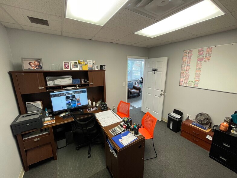 More Photos Of 1425 W Pembroke Ave, Hampton Auto Dealership For Sale