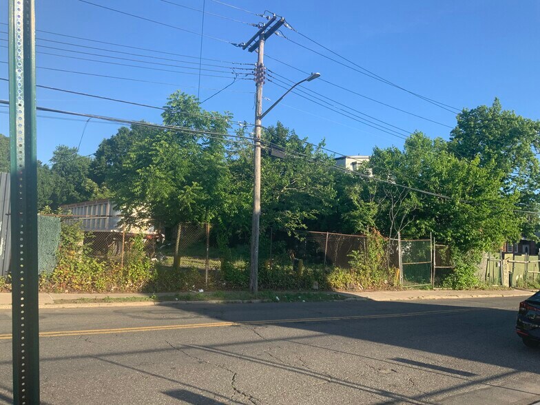 More Photos Of 88 Jewett Ave, Staten Island Land For Sale