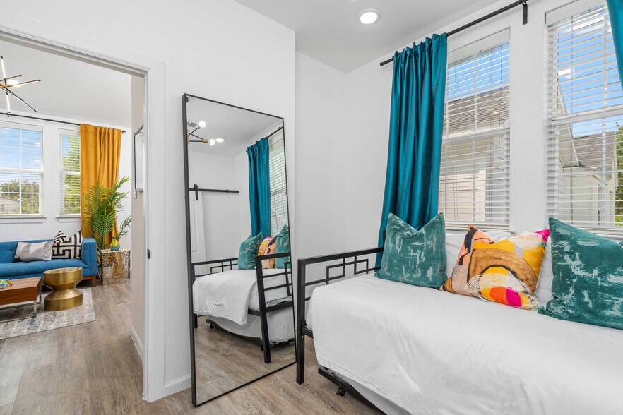 More Photos Of 2806 Rosewood St, Houston Multifamily For Sale