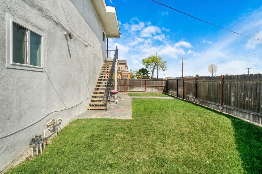 More Photos Of 11513 Berendo Ave, Los Angeles Multifamily For Sale