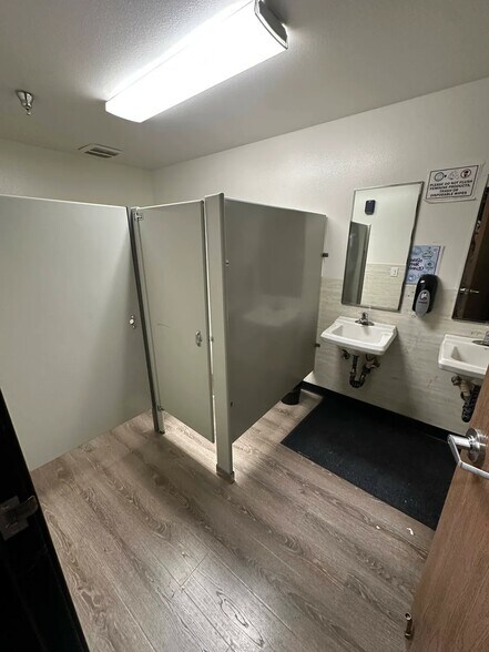 More Photos Of 1338 Palomares Ave, La Verne Manufacturing For Lease