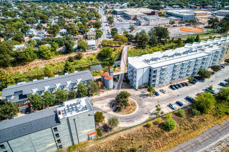 More Photos Of 423 Blue Star, San Antonio Apartments For Lease