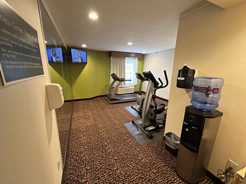 More Photos Of 7055 Concourse Pky, Douglasville Hotel For Sale