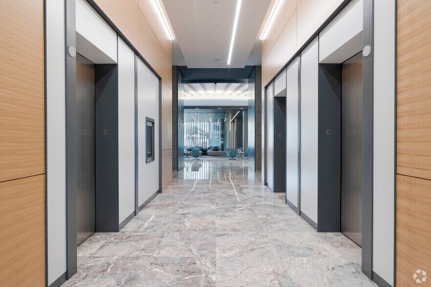 More Photos Of 2375 E Camelback Rd, Phoenix Office For Lease