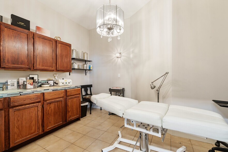 More Photos Of 8019 W Quinault Ave, Kennewick Medical For Sale