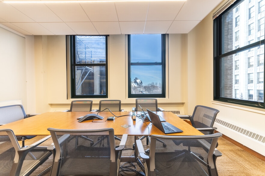 More Photos Of 50 E Washington St, Chicago Office For Sale
