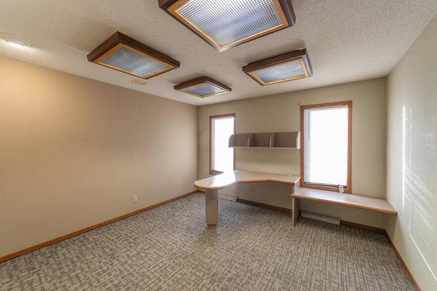 More Photos Of 605 Scott St, Wausau Office For Sale