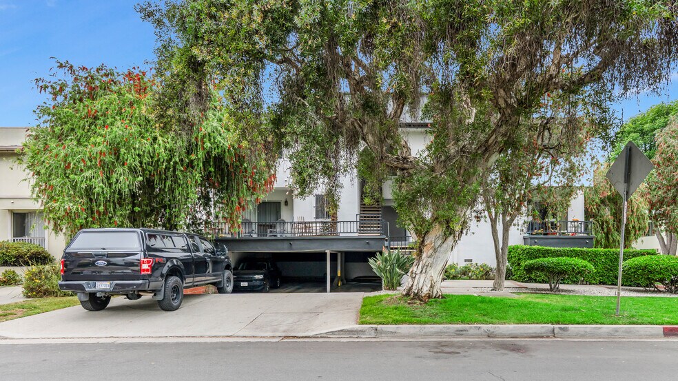 More Photos Of 10961 Rose Ave, Los Angeles Apartments For Sale
