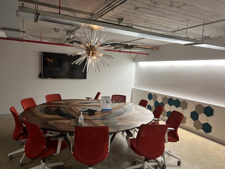 More Photos Of 2721 Cesar Chavez Blvd, Fresno Office For Lease