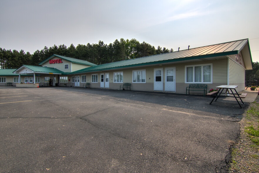 More Photos Of 10765 Hwy Q, Chippewa Falls Hotel For Sale