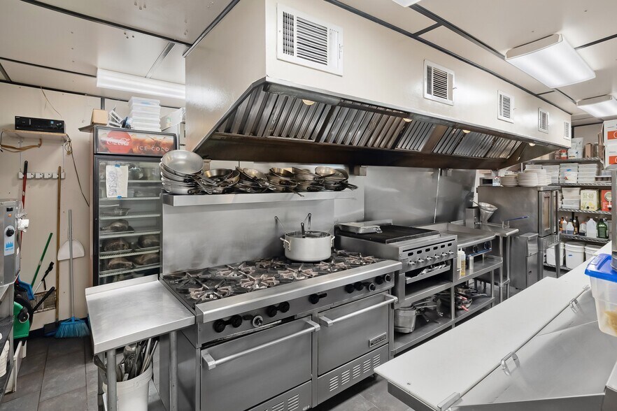 More Photos Of 4807 VT-15, Jeffersonville Specialty For Sale