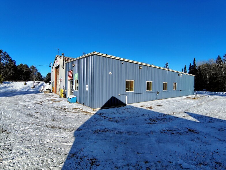 More Photos Of N16184 Old Hwy 13, Lake Service For Sale