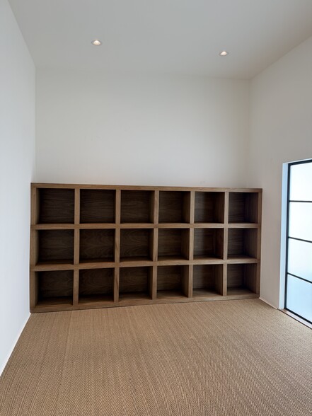 More Photos Of 8115 Melrose Ave, Los Angeles Storefront Retail Office For Lease