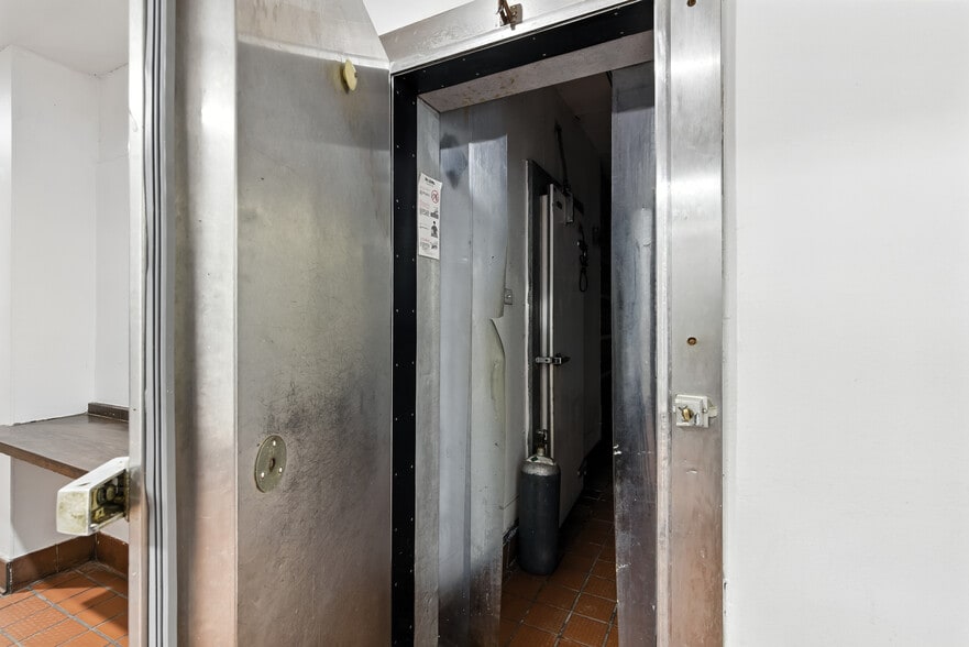 More Photos Of 4355 Sonoma Blvd, Vallejo Restaurant For Lease