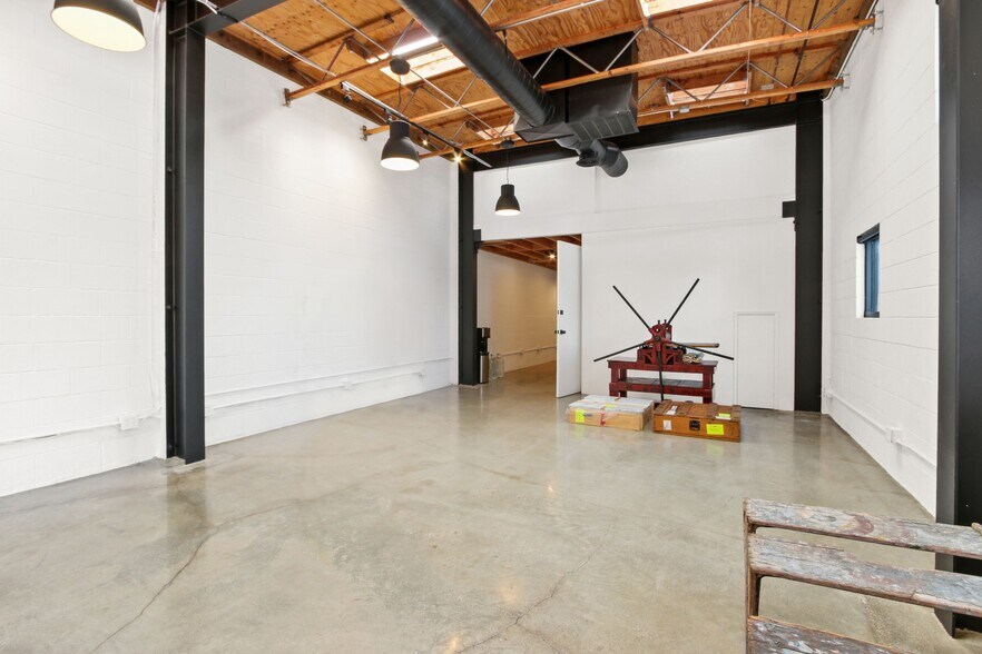 More Photos Of 1638 Colorado Blvd, Los Angeles Loft Creative Space For Sale