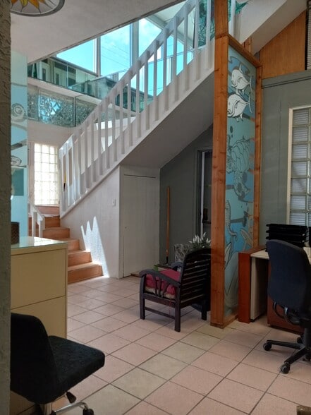 More Photos Of 2030 Homerule St, Honolulu Light Distribution For Lease