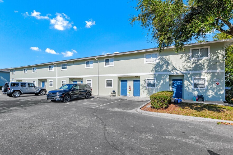 More Photos Of 1007 W 57th Ave W, Bradenton Apartments For Sale