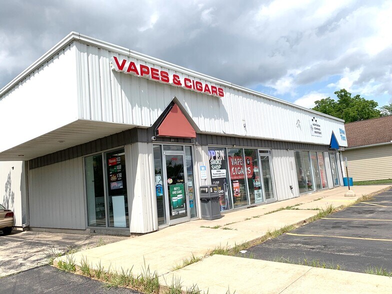 More Photos Of 1312 Hamilton St, Stoughton General Retail For Sale