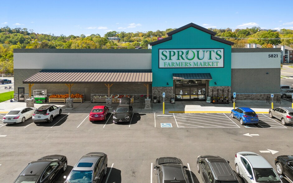 More Photos Of 5821 Nolensville Pike, Nashville Supermarket For Sale