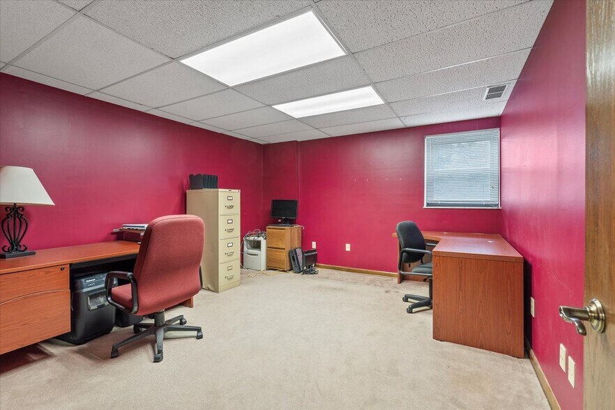 More Photos Of 200 McKnight Park Dr, Pittsburgh Office For Sale