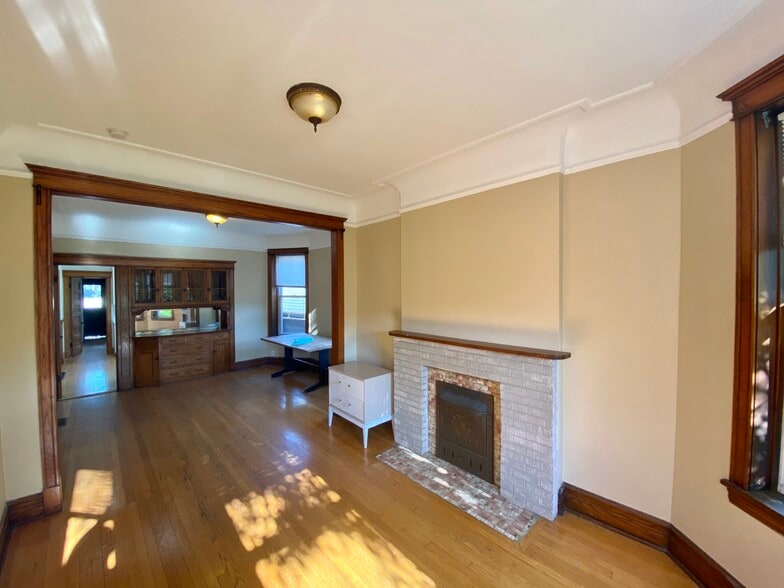 More Photos Of 2439 N Seminary Ave, Chicago Apartments For Sale