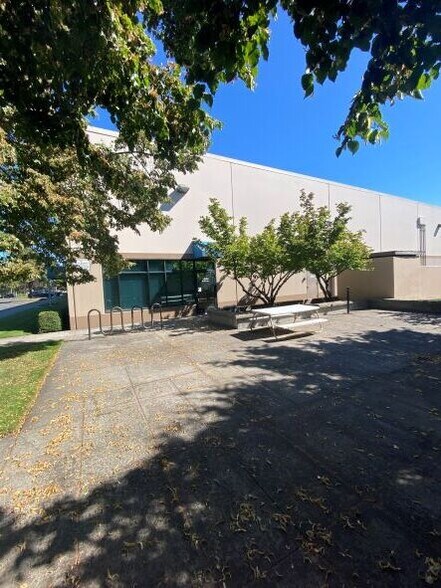 More Photos Of 2500 NW 229th Ave, Hillsboro Light Distribution For Lease