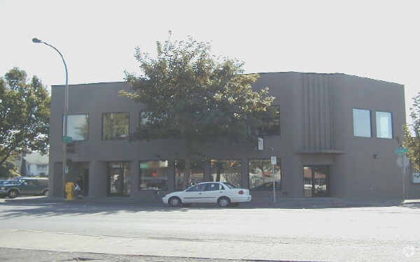 More Photos Of 3902 NE Sandy Blvd, Portland Office For Sale